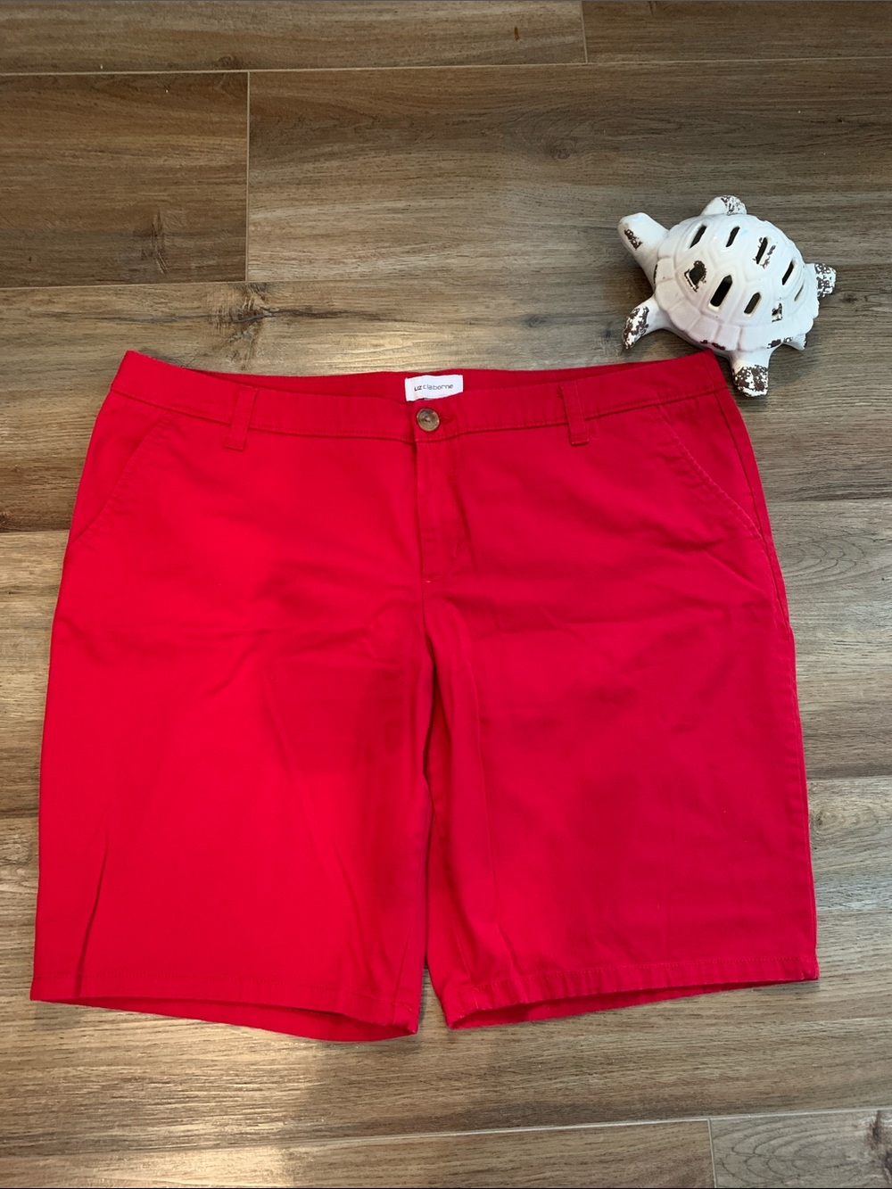 Liz Claiborne Classic Womens Bright Red Chino Bermuda Shorts Size 18